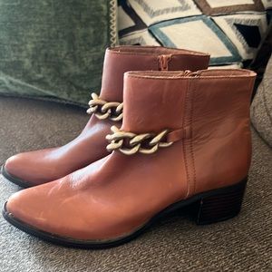 Corso Como  Leather Ankle‎ Boots w/ Gold Chain Size 6